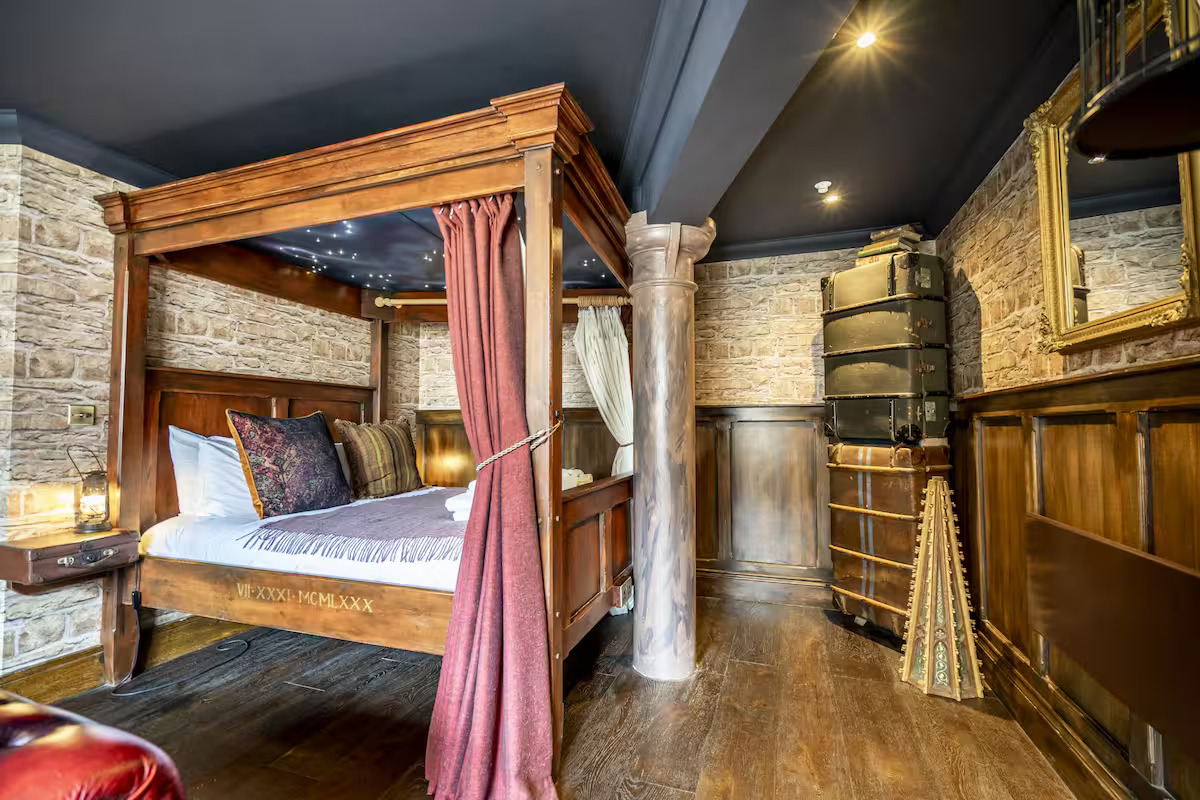 The Enchanted Chamber | holiday letting provider York gallery image 16