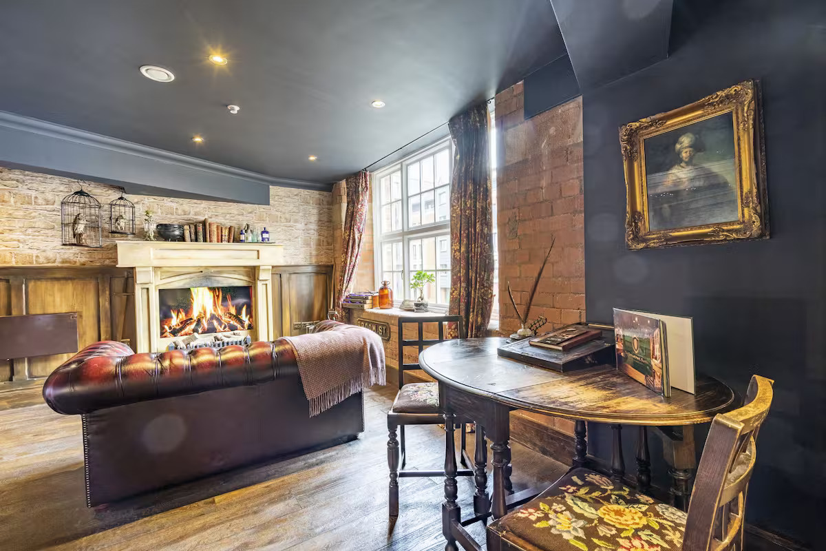The Enchanted Chamber | holiday letting provider York gallery image 12