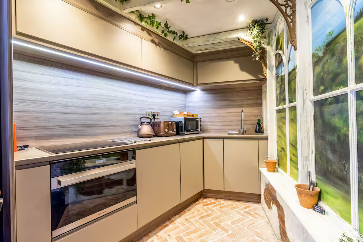 The Enchanted Chamber | holiday letting provider York gallery image 9