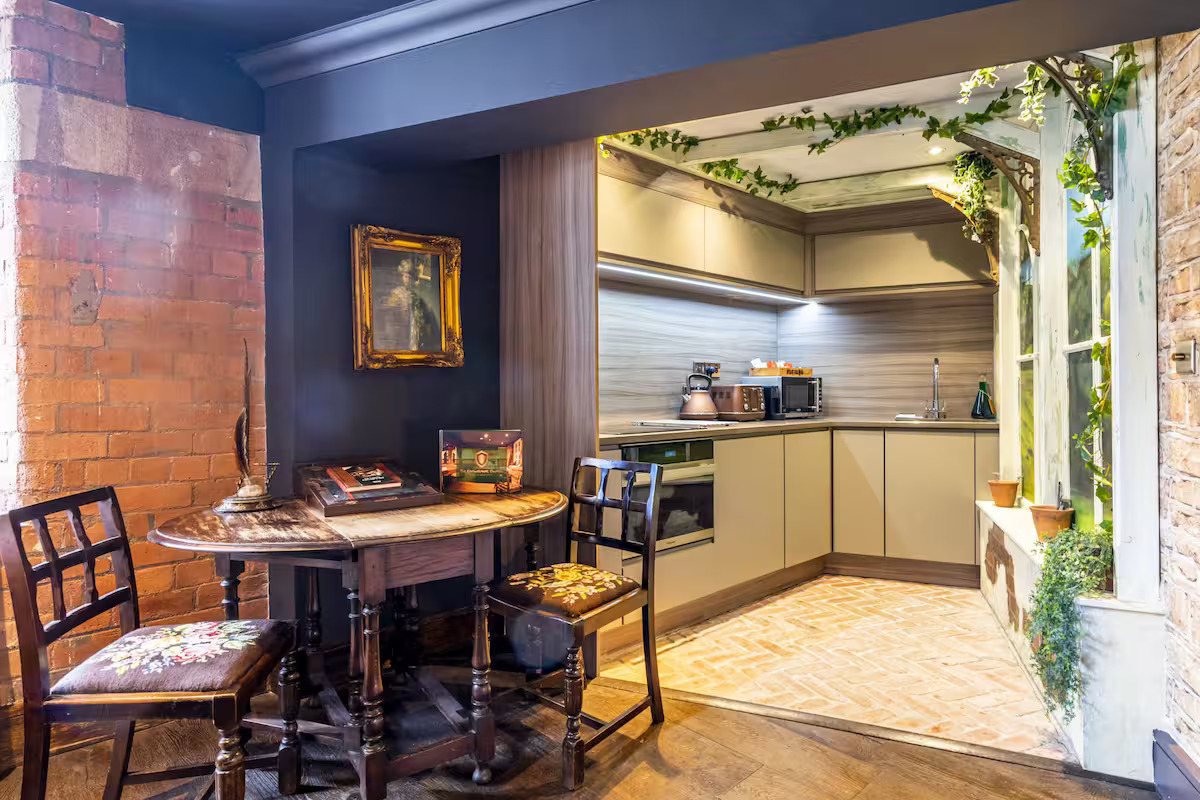 The Enchanted Chamber | holiday letting provider York gallery image 2