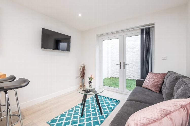 Granville House Apartment 21A This well-equipped apartment is perfect for couples and singles to enjoy exploring York, and also has a rear garden to enjoy the sun in.
