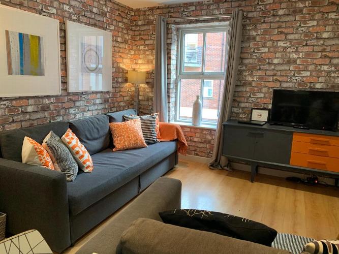 Russet Quarter This stylish, 2-bedroom apartment is just five minutes’ walk from York City Centre, and has king sized beds in both bedrooms.